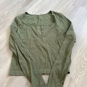 Army green long sleeve stretchy Henley. Size large.